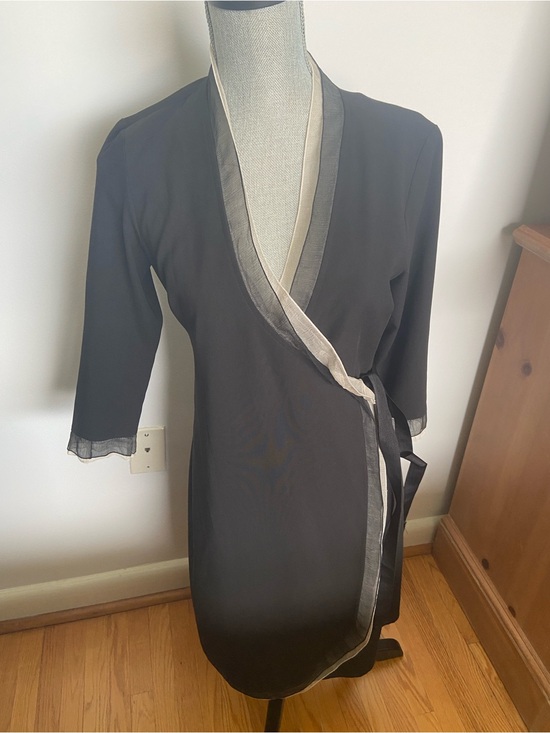 Cariere studio Dresses & Skirts - Black and Cream Wrap Dress- Elegant With details.